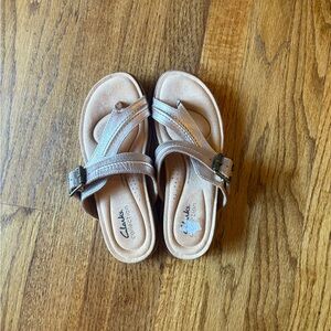 New Clarks Gold Sandals 6.5